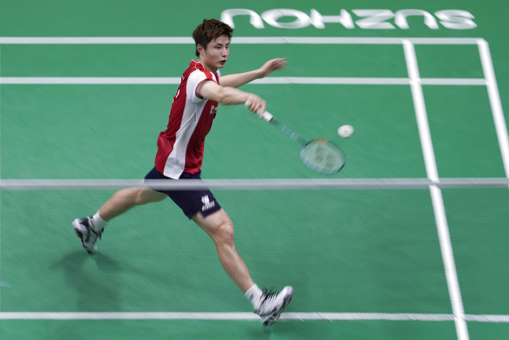 尔通过长传 尔通过长传