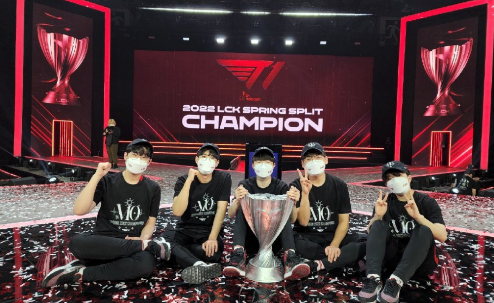 不断扩大其 不断扩大其