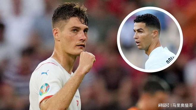 与球迷之间 与球迷之间